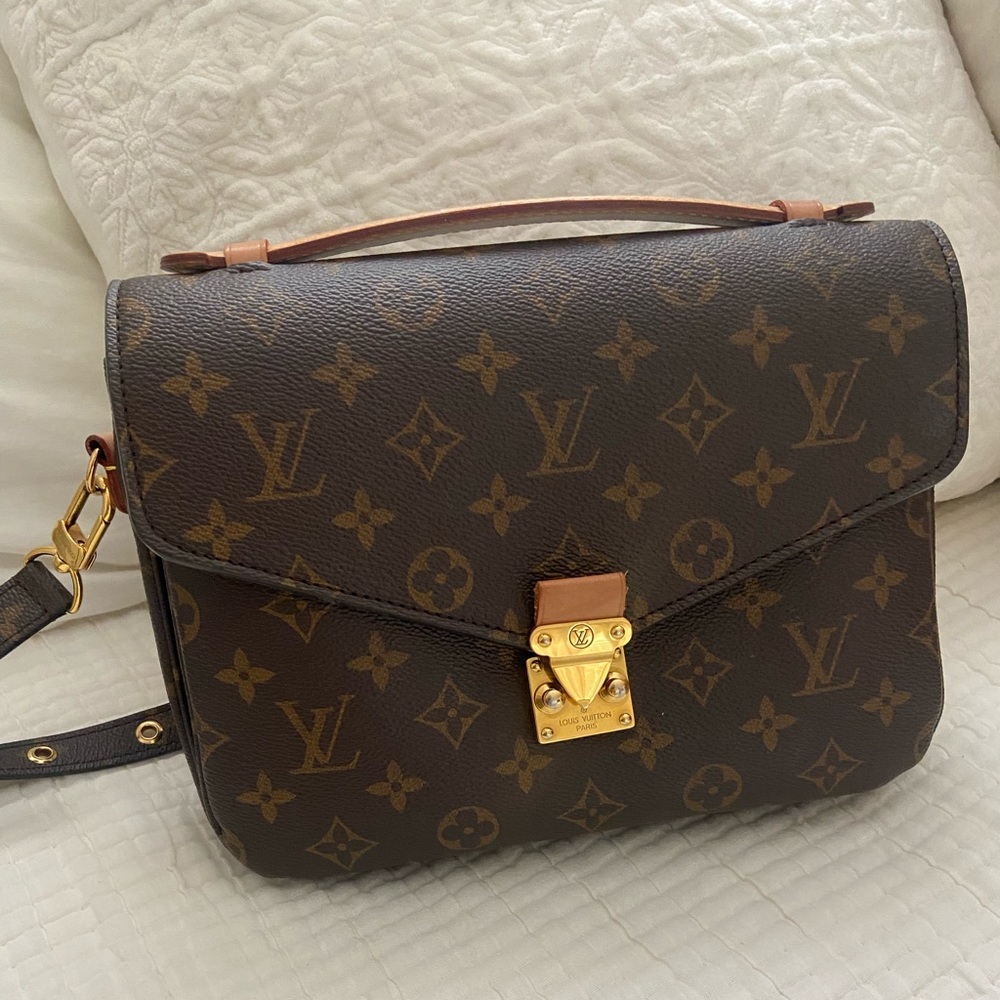 Louis Vuitton Pochette Métis